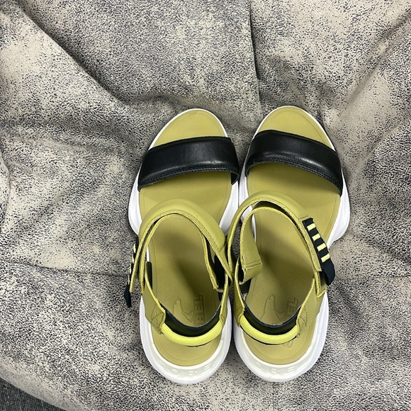 Sorel Explorer Blitz Stride Sandals 8.5 - Picture 4 of 5